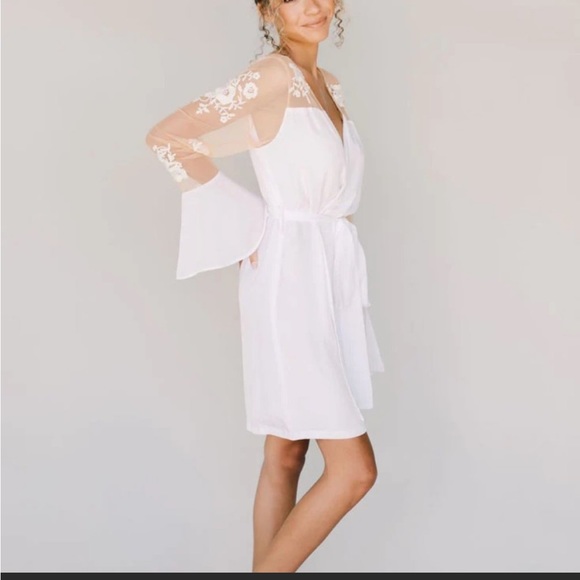 Robed With Love - White - Hildy Robe NWT and comes with a bag - Picture 3 of 8